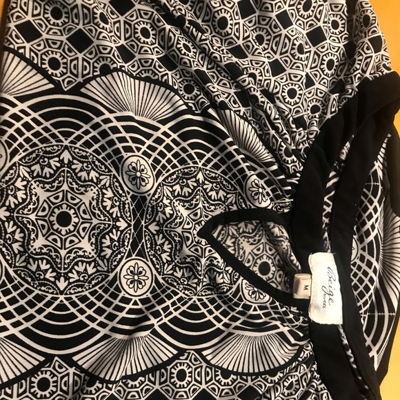 Cold shoulder top - Picture 4 of 5